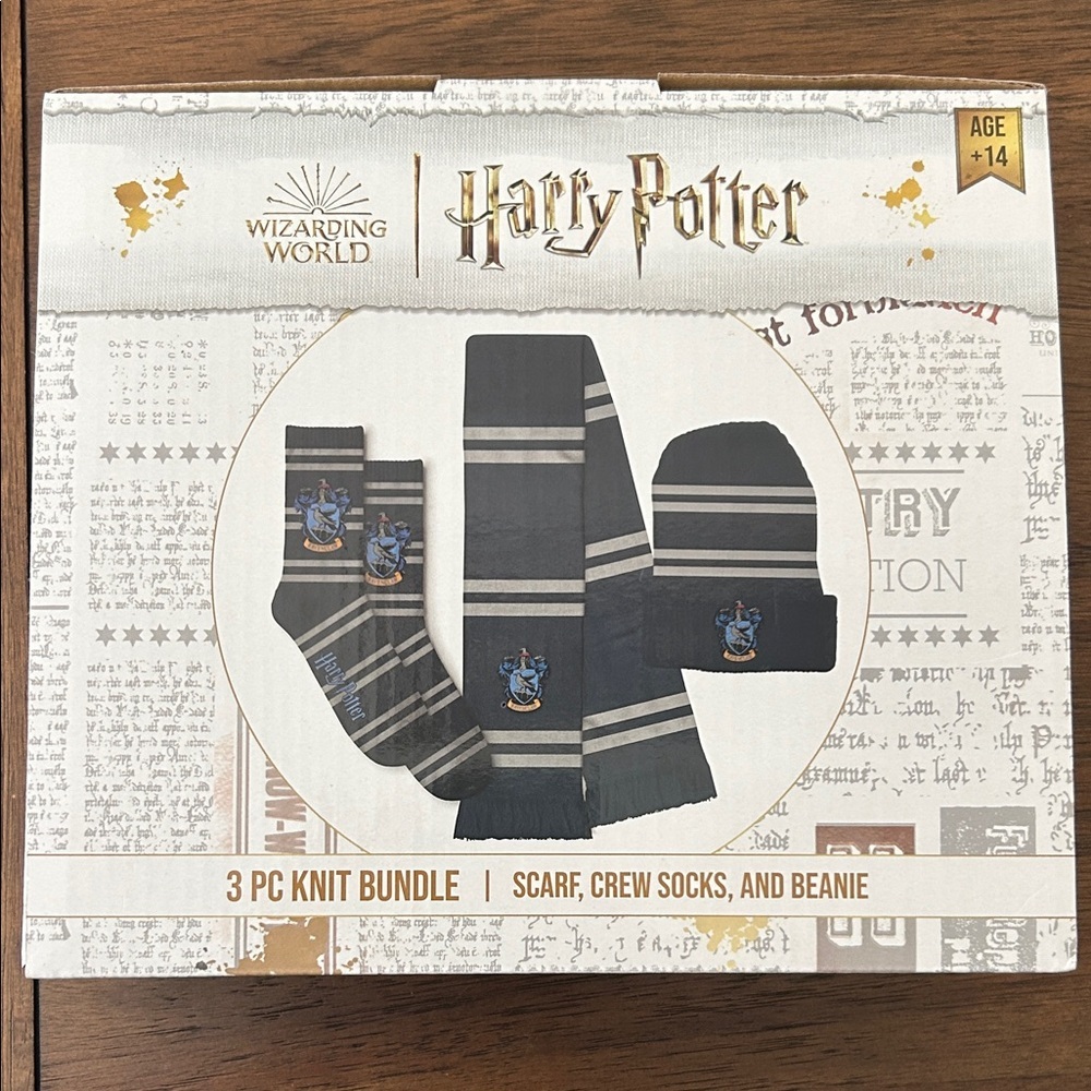 NWT CultureFly Harry Potter Ravenclaw 3 PC Knit Bundle Scarf, Socks, Beanie